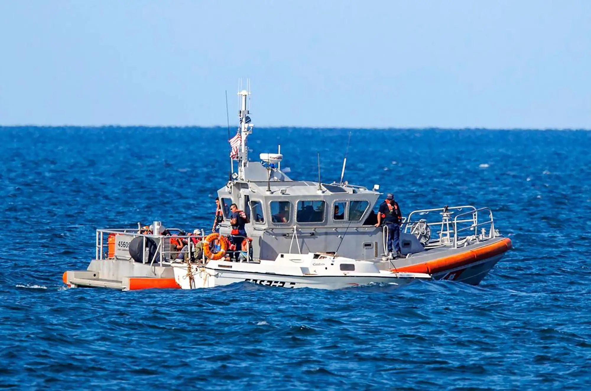 Repatrian a 60 migrantes dominicanos luego de ser detenidos cerca de Puerto Rico