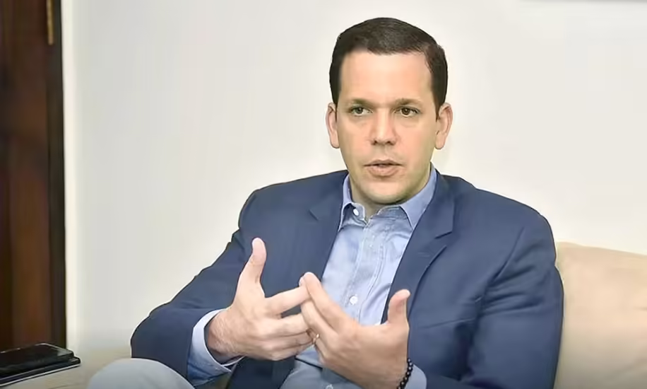 Hugo Beras critica fallas en contratación de semaforización del Gran Santo Domingo