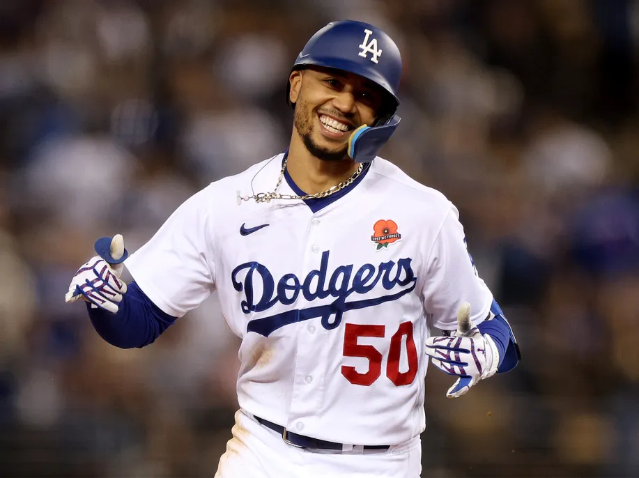 Mookie Betts brilla en victoria de Dodgers sobre Mets en el Juego 4 de la NLCS