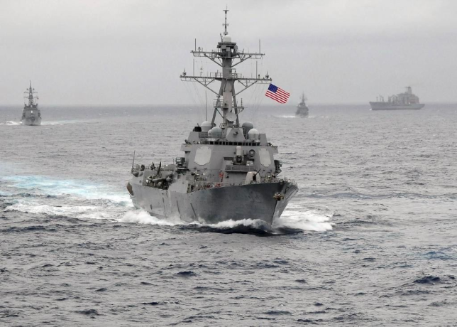 China Declara «Alerta Máxima» Tras Paso de Buques Militares por el Estrecho de Taiwán