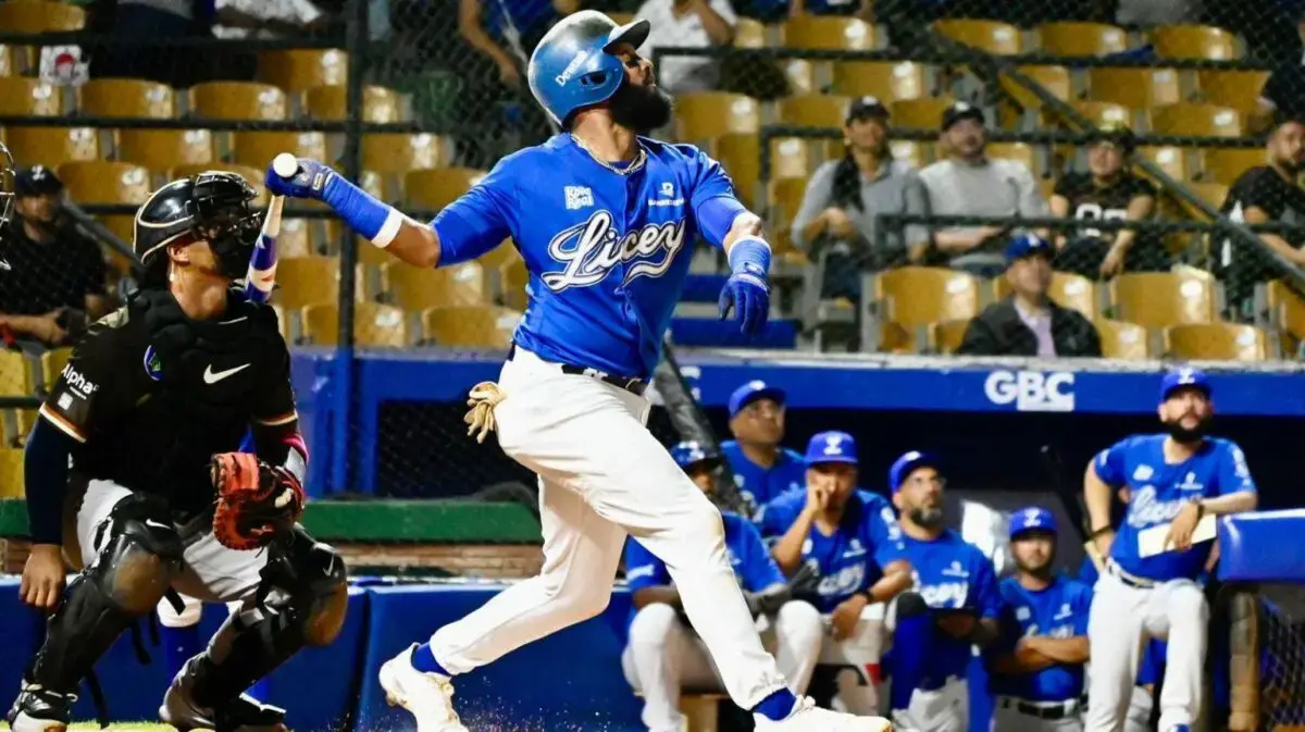Emilio Bonifacio hace historia y Tigres del Licey remontan ante Gigantes del Cibao