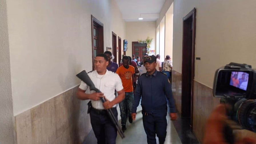 Tres meses de prisión preventiva para haitianos acusados de agredir agentes de Migración