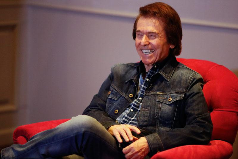 Raphael se recupera tras ingreso hospitalario, confirma su esposa