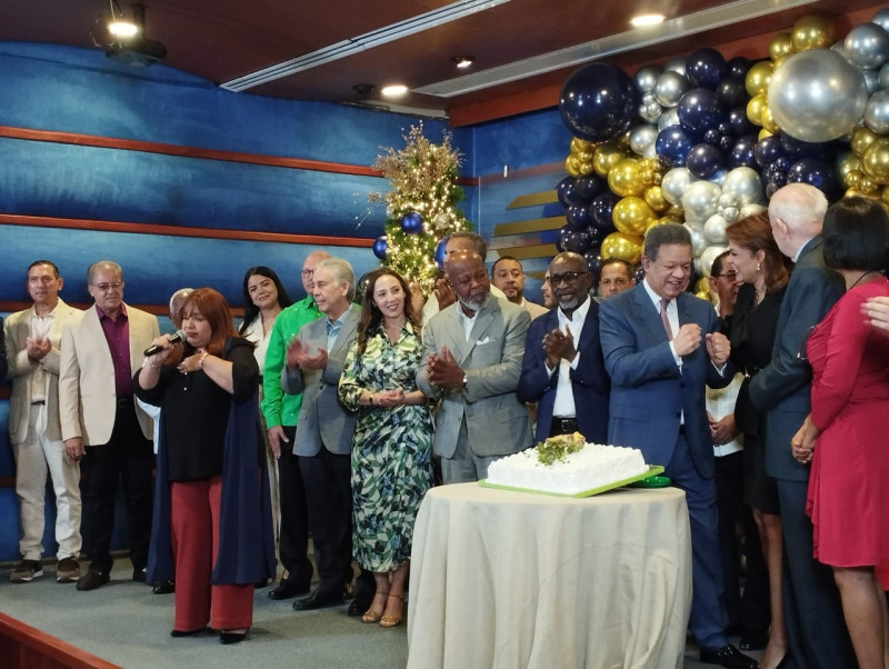 Leonel Fernández celebra sus 71 años destacando la «adolescencia de la vejez»