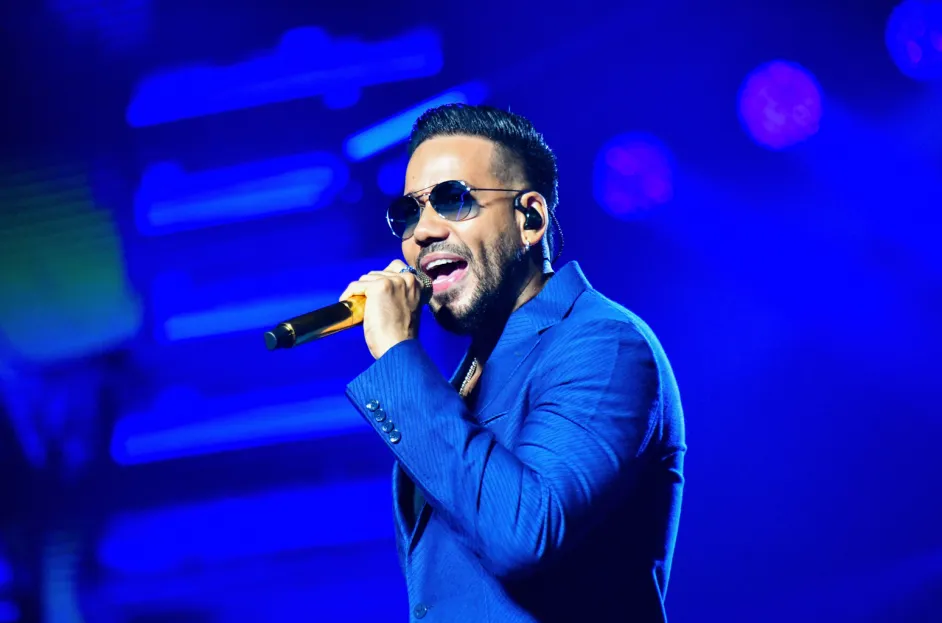 Romeo Santos Critica a la Comisión de Espectáculos Públicos en Concierto en el Estadio Olímpico