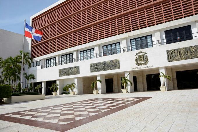 Conflicto entre la Agenda Legislativa del Congreso y el Plan de Austeridad del Gobierno