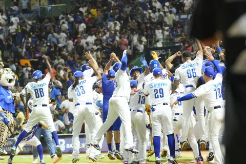 Licey Inicia el Round Robin con Victoria 5-1 sobre las Águilas