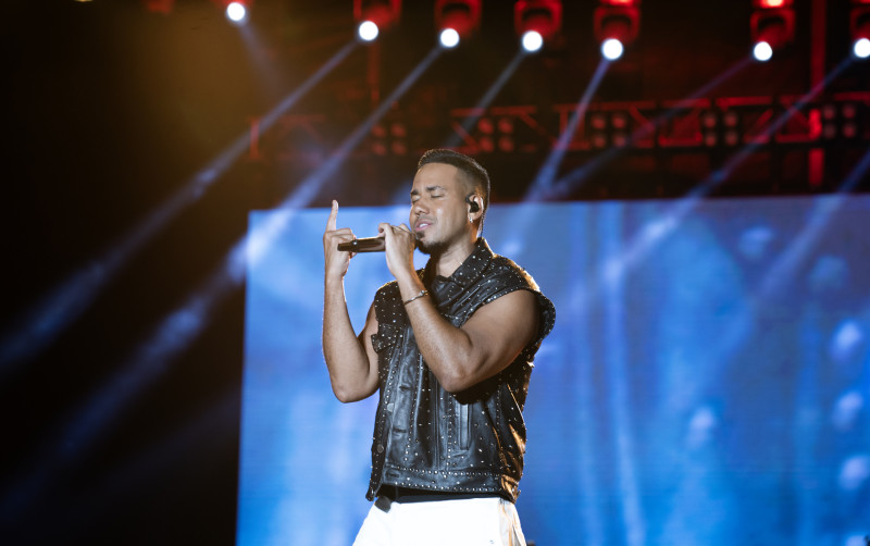 Romeo Santos acata la censura y evita interpretar «Suegra» en su cuarta función en RD