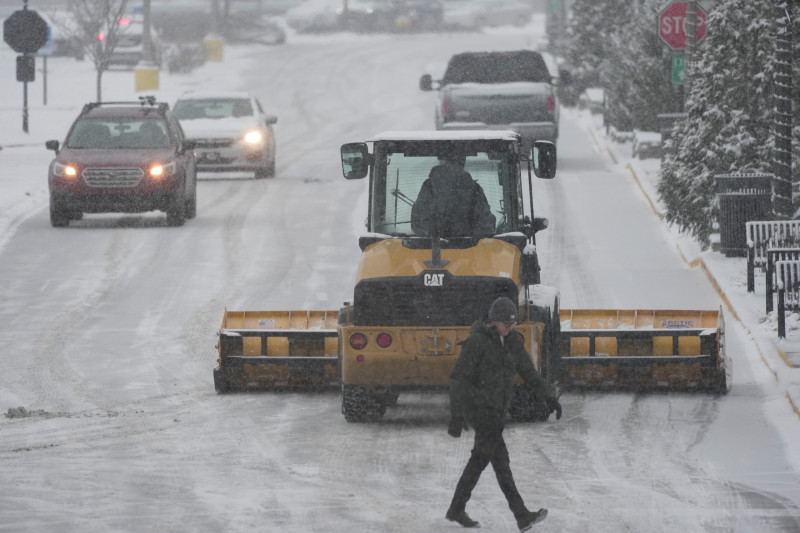 La tormenta invernal azota Estados Unidos, dejando frío extremo y condiciones peligrosas