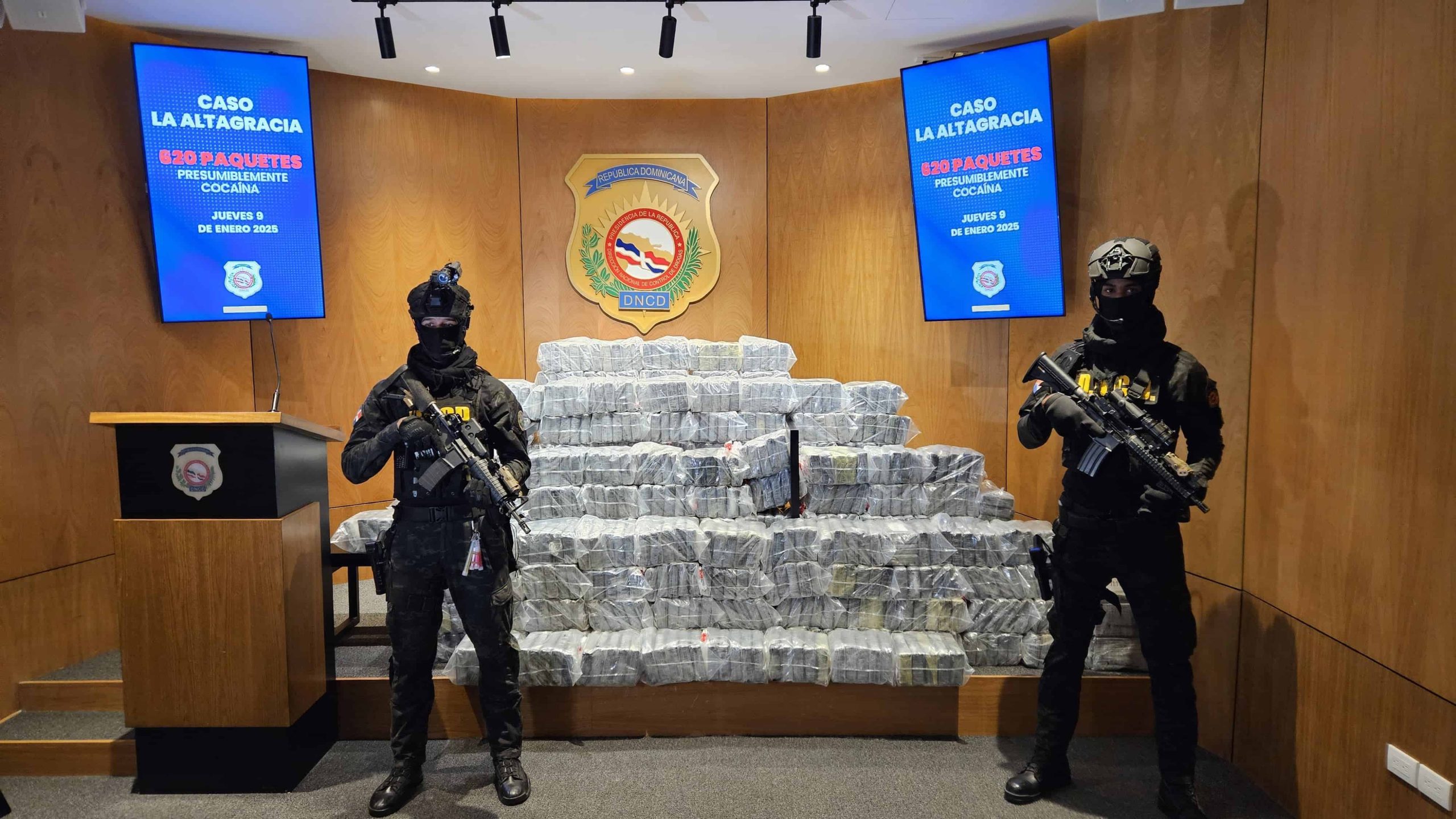 Detención del director municipal de Bayahíbe y su hijo por vinculación en caso de narcotráfico