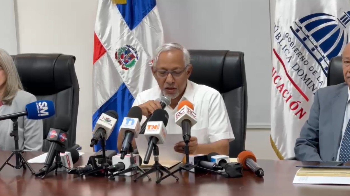 El ministro de Educación propone requisitos más estrictos para el aumento salarial de los docentes
