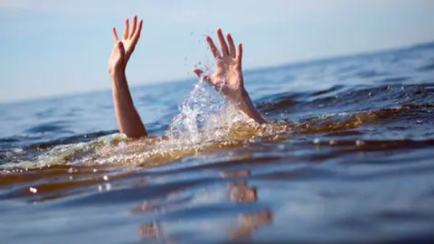 Tragedia en playa Arena Gorda: Tres turistas mueren y uno más desaparece