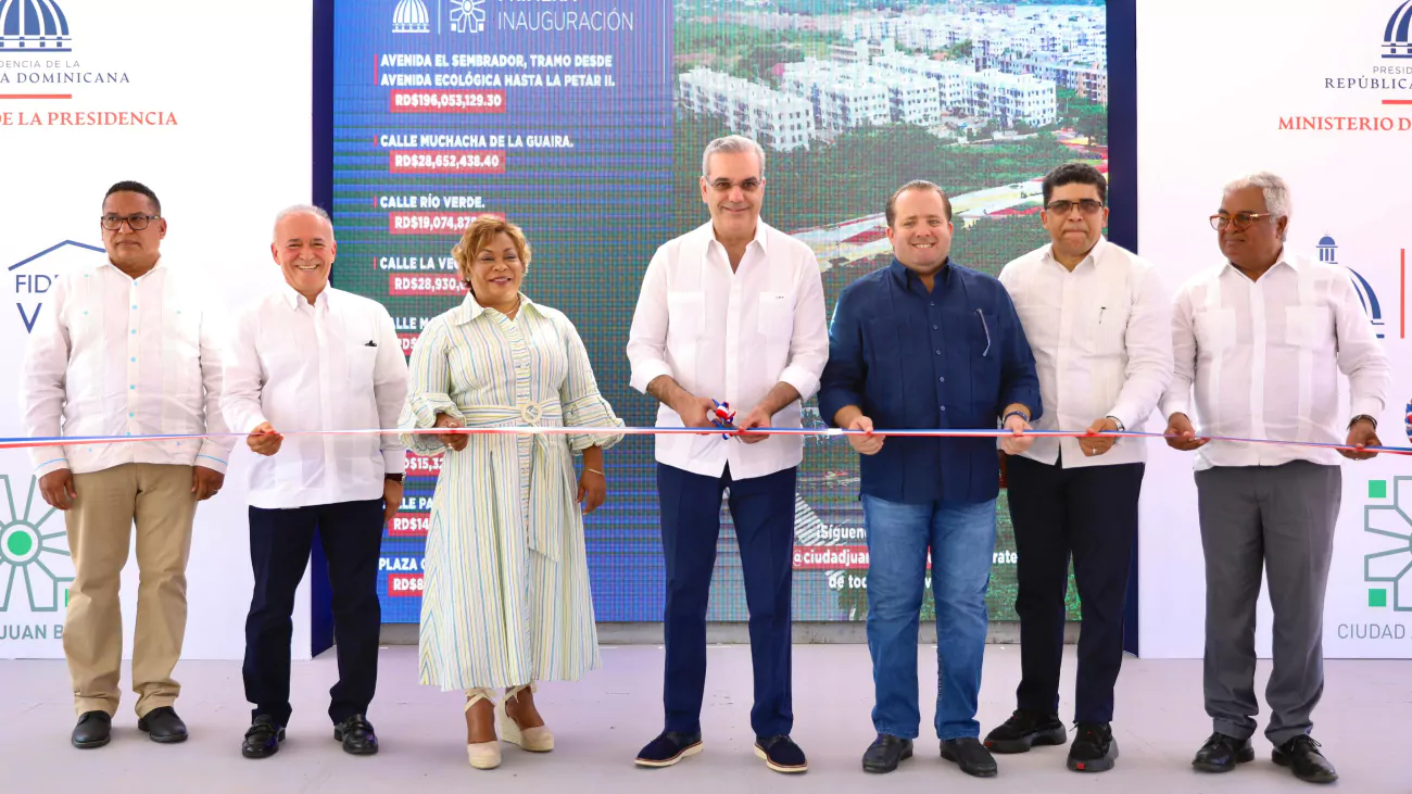 Abinader inaugura obras en SD y el DN, destacando la titulación de terrenos y mejoras en infraestructuras