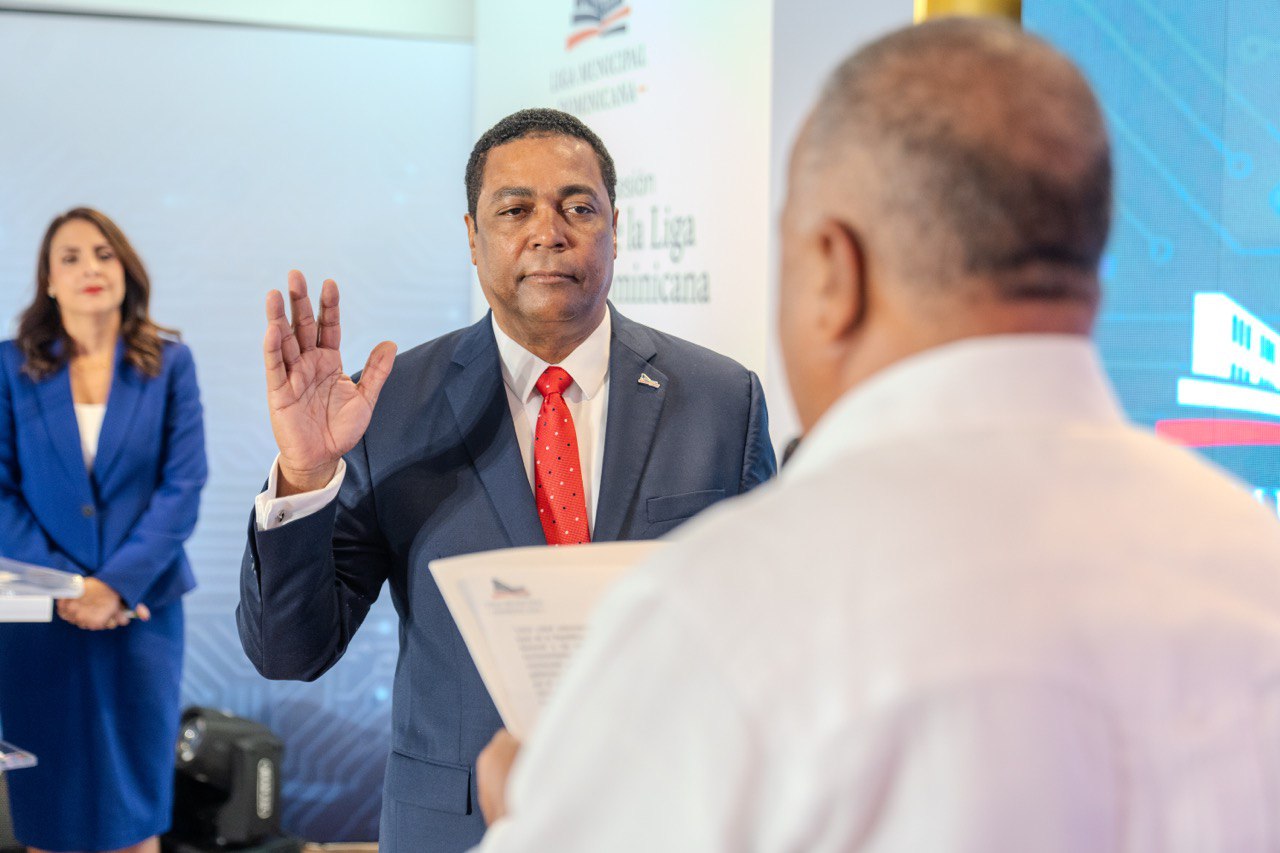 Víctor D´Aza es reelecto presidente de la Liga Municipal Dominicana para el periodo 2025-2029