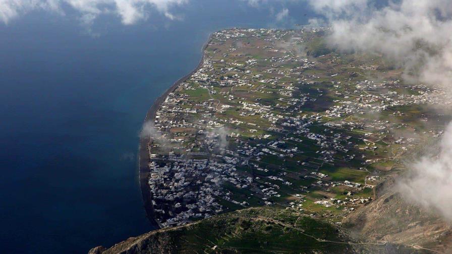 Ola de sismos en Santorini provoca evacuación masiva y alerta en Grecia