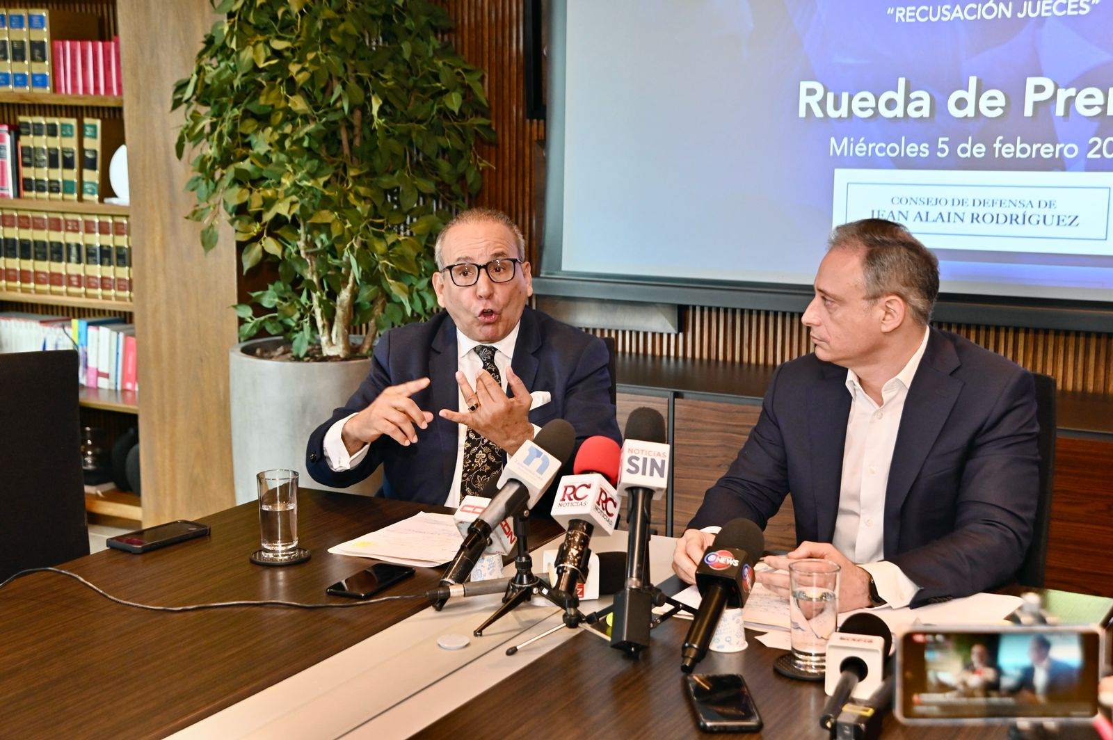 Defensa de Jean Alain Rodríguez presenta pruebas contra jueces del Cuarto Tribunal Colegiado