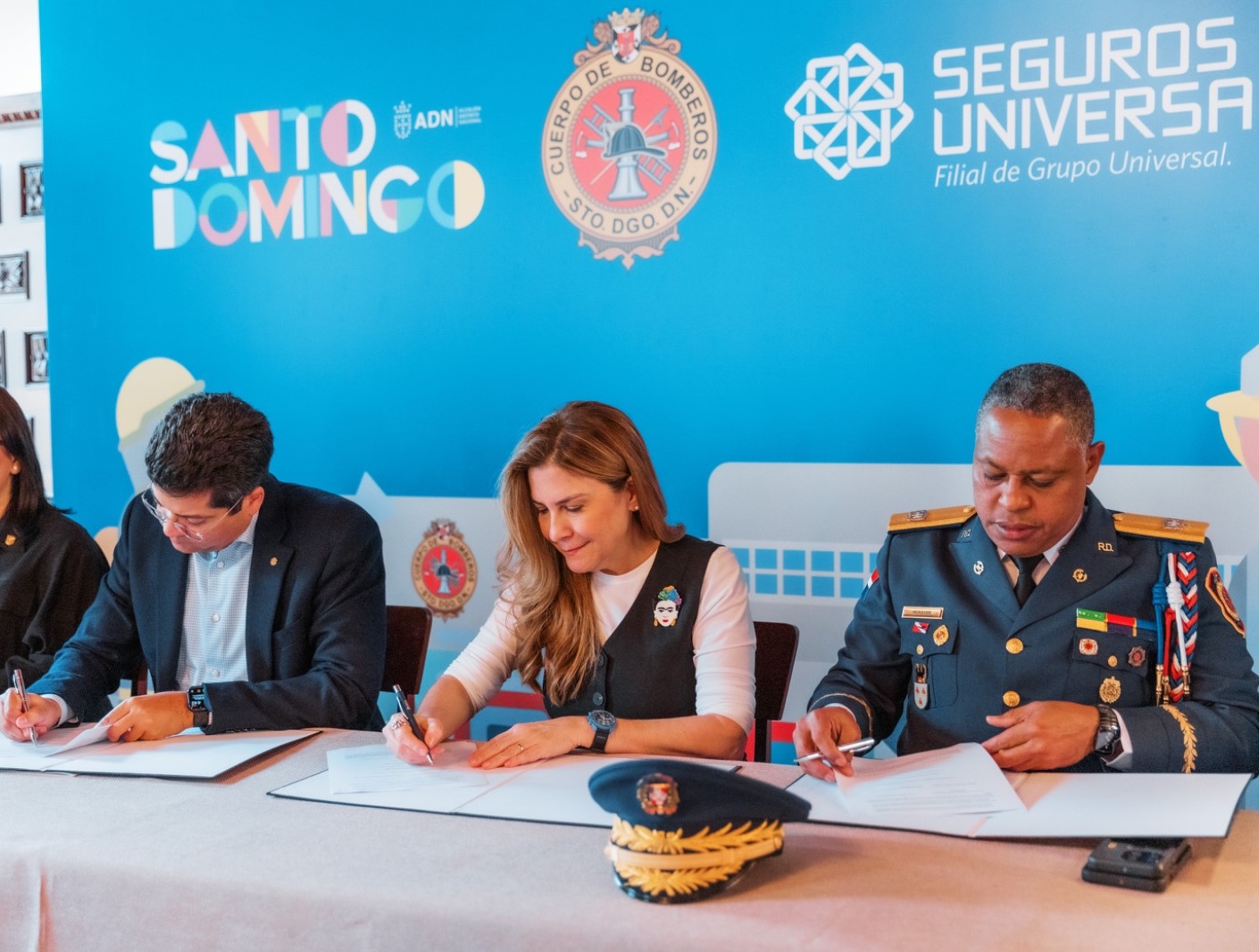 Firma de Acuerdo para la Construcción de una Nueva Estación de Bomberos en la Urbanización Fernández