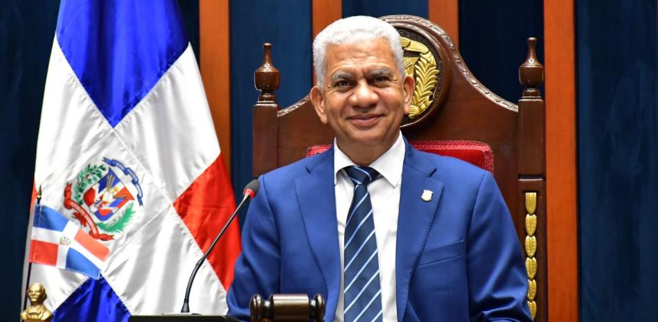 Presidente del Senado Dominicano Advirtió que Congelamiento de Fondos para Haití Impactará Negativamente a la Rep. Dom.