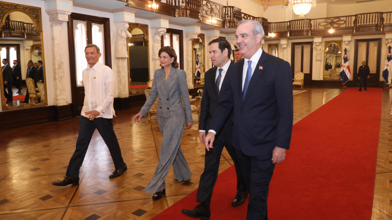 El presidente Luis Abinader y Marco Rubio encabezan reunión de trabajo en el Palacio Nacional
