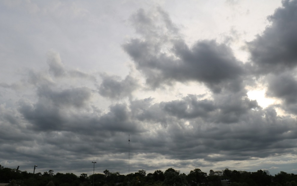 Indomet Pronostica Cielos Parcialmente Nublados y Lluvias Aisladas para Este Martes
