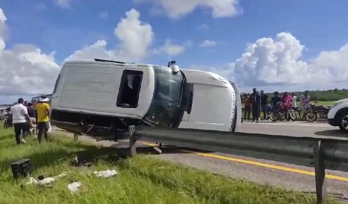 Aparatoso Accidente en la Autovía del Coral Deja Heridos y Gran Congestionamiento