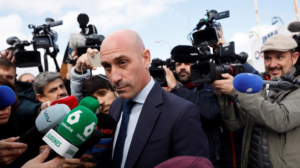 Luis Rubiales Condenado a Pagar 10.800 Euros por Agresión Sexual a Jennifer Hermoso