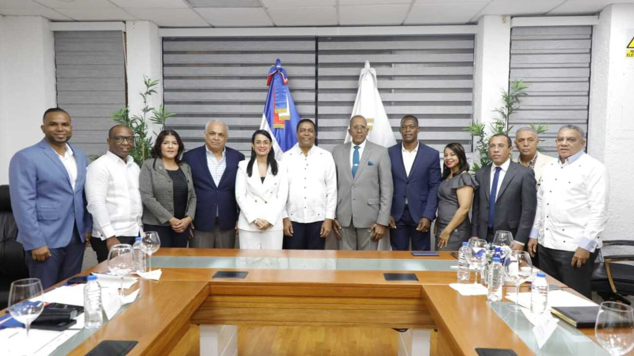Contraloría General refuerza transparencia en gobiernos locales con nuevas directrices