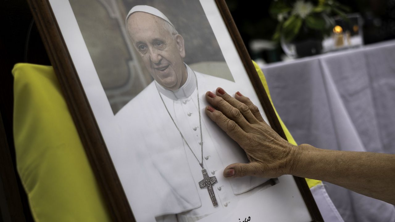El Papa Francisco sigue descansando tras una noche tranquila, informa el Vaticano