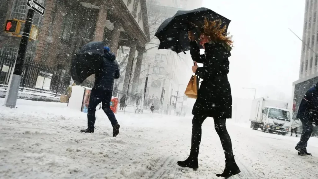 Alerta en Norteamérica: Vórtice Polar Podría Traer Nevadas Intensas y Frío Extremo en Marzo y Abril