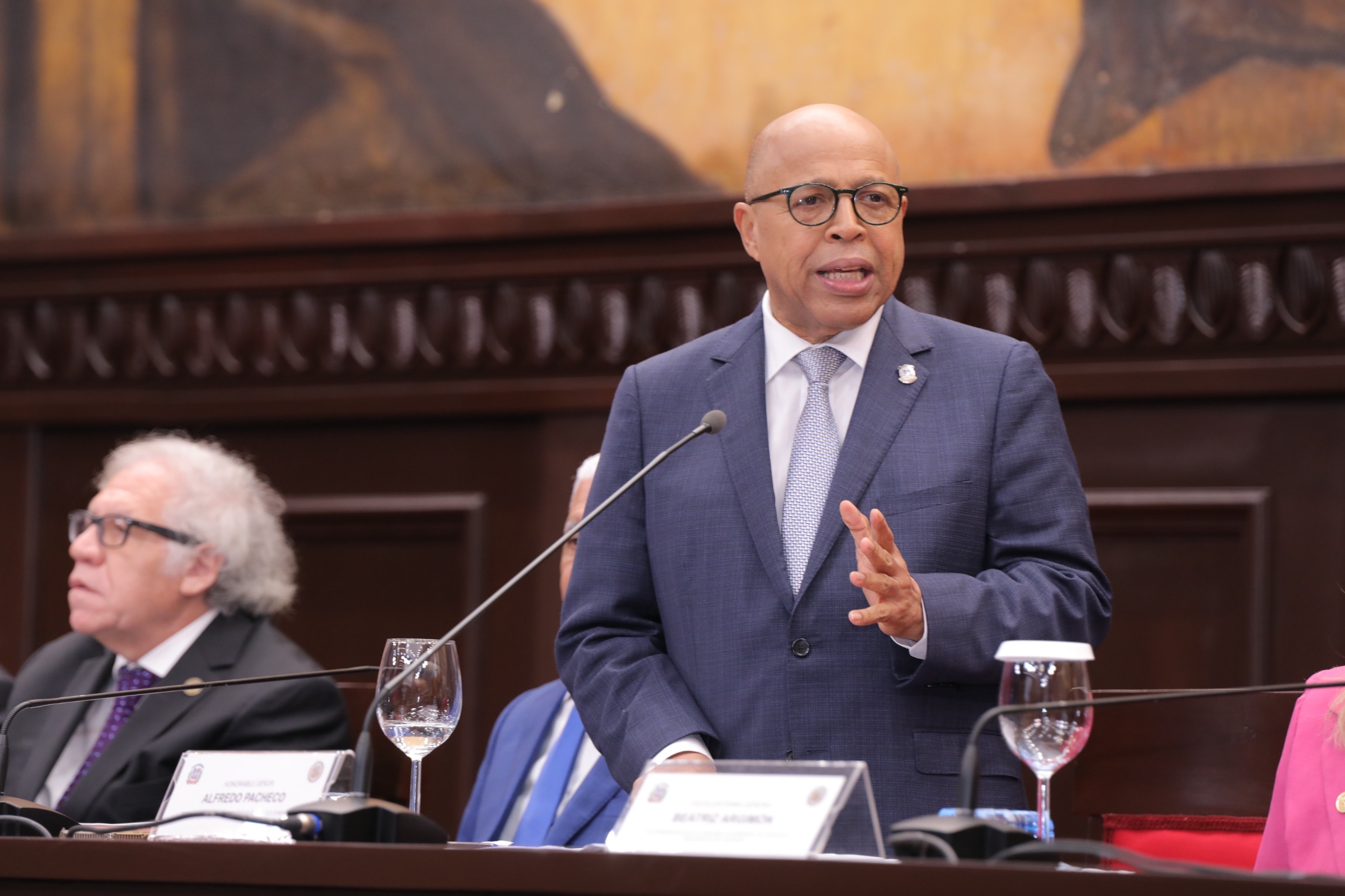 El Congreso Nacional acelerará la aprobación de más de 100 leyes pendientes, anuncia Alfredo Pacheco