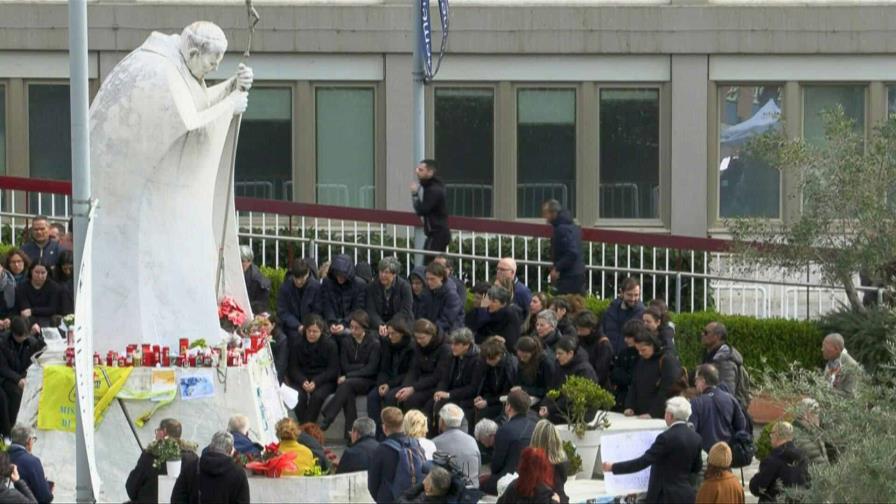 El papa Francisco continúa recuperación mientras se acerca a su 12.º aniversario como pontífice